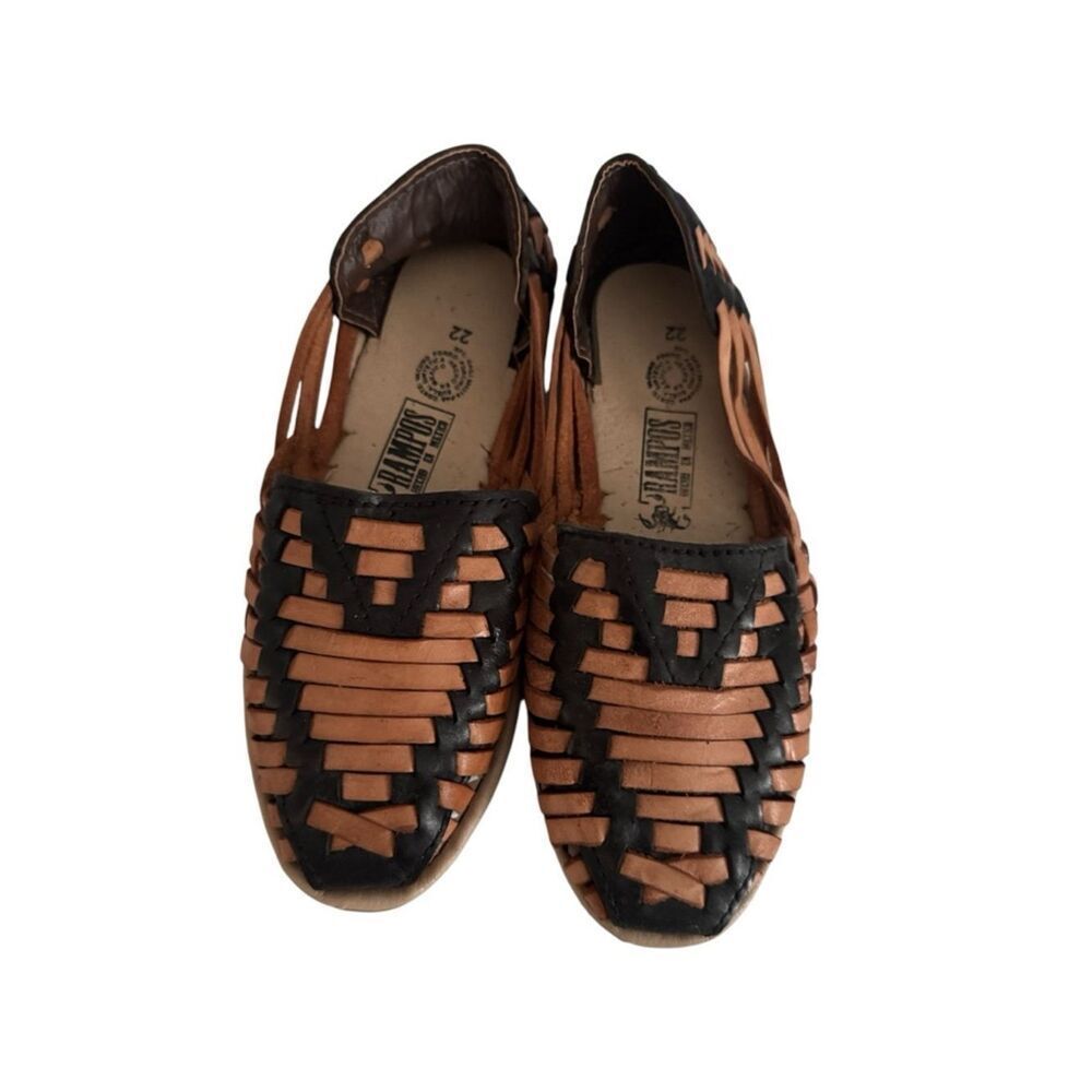 Mexican huaraches  leather sandals in a tan and black color combination NWOT